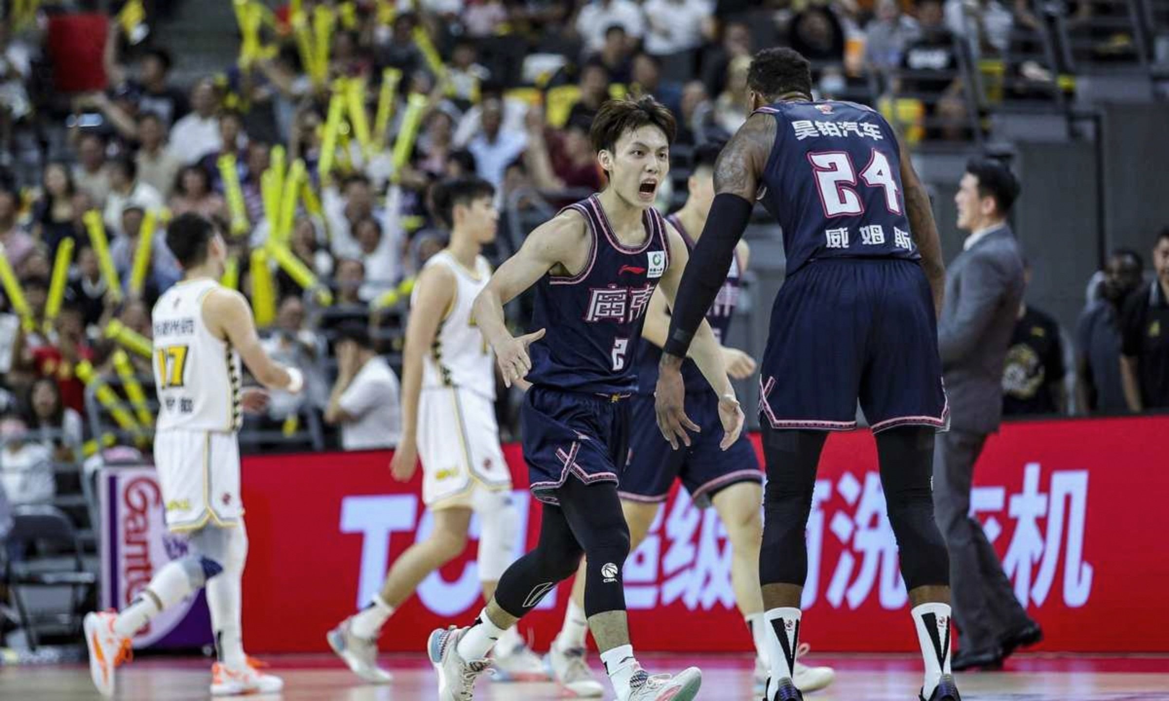 辽宁男篮客场取胜，展现出色表现(辽宁男篮之所以取得如此骄人的战绩)